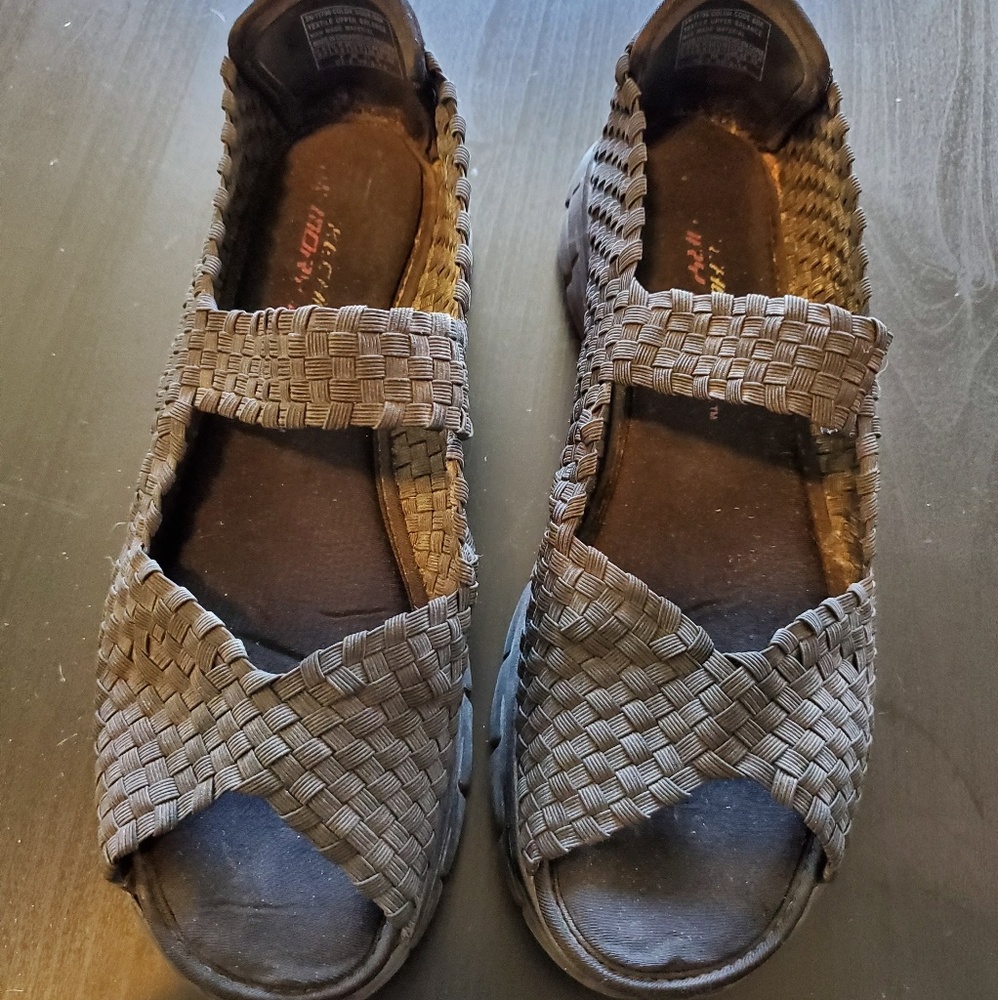 Sketchers memory foam sandals